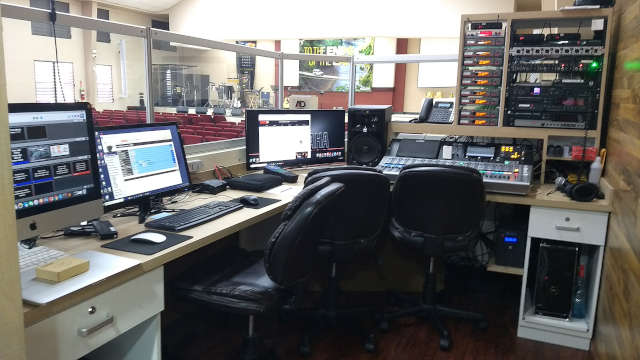 Cabina de Sonido y Presentaciones Visuales